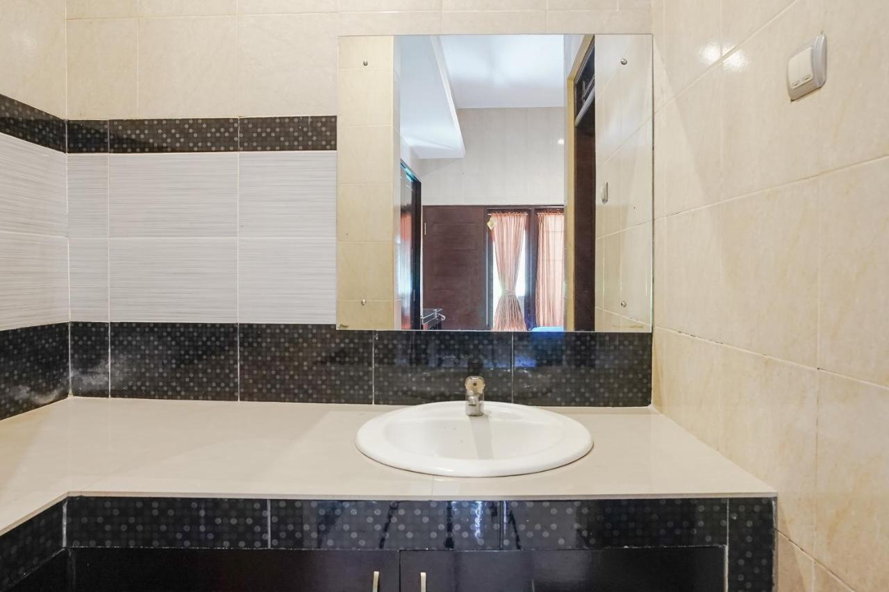 Denays Guesthouse Jimbaran Экстерьер фото