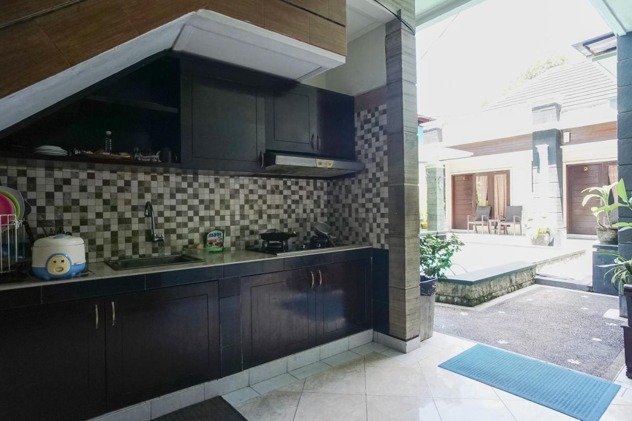 Denays Guesthouse Jimbaran Экстерьер фото
